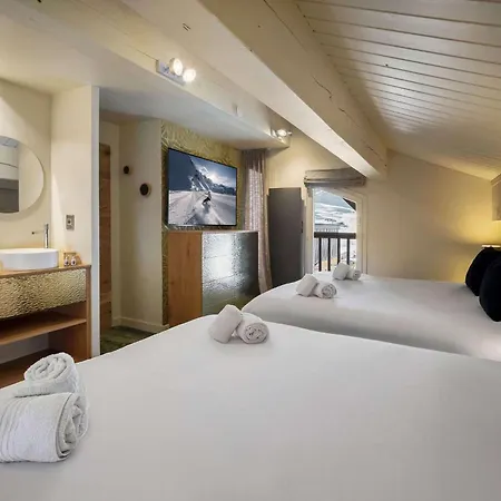 Luxurious With Ski-in And Out Access In Centre Apartamento